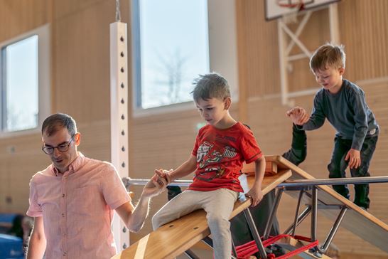 E Halle Wos Fägt 9 E Halle Wos Fägt 9